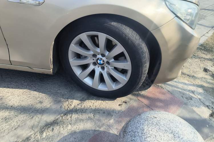 Used BMW 5 Series GT 2013 535i Elegant Edition Right Front Wheel Hub