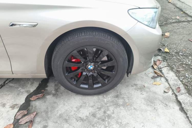 Used BMW 5 Series GT 2013 535i Leading Model Right Front Wheel Hub