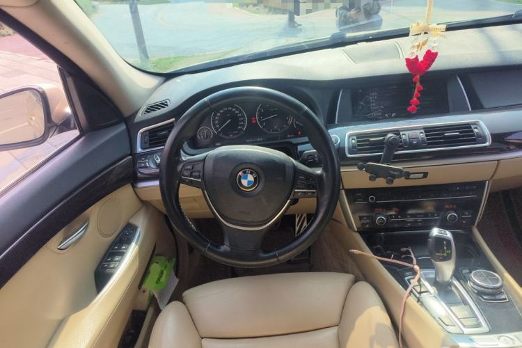 Used BMW 5 Series GT 2013 535i Elegant Edition Steering Wheel