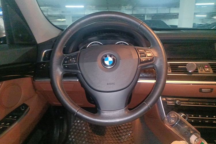 Used BMW 5 Series GT 2013 535i Elegant Edition Steering Wheel