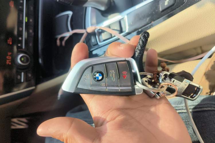 Used BMW 5 Series GT 2013 535i Elegant Edition Vehicle Key
