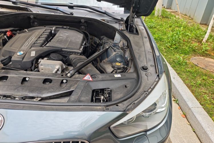 Used BMW 5 Series GT 2013 535i Luxury Edition Engine Bay Left