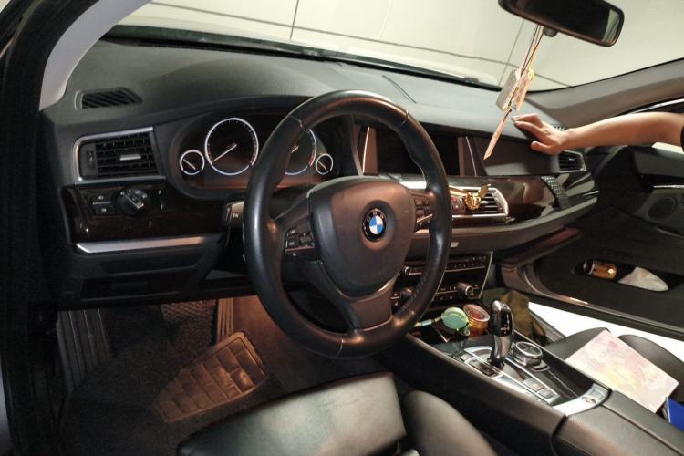 Used BMW 5 Series GT 2013 535i Leading Model Center Console
