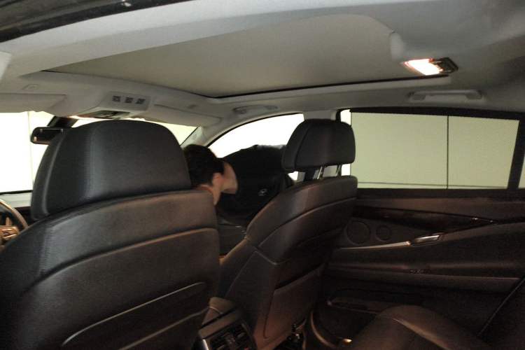 Used BMW 5 Series GT 2013 535i Leading Model Headliner
