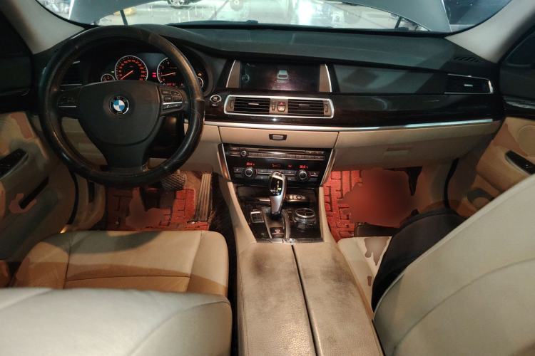 Used BMW 5 Series GT 2013 535i Elegant Edition Interior 2