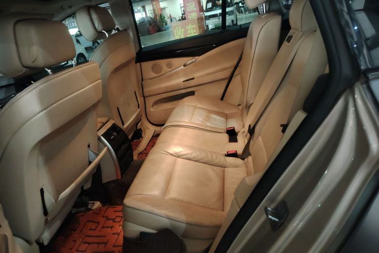 Used BMW 5 Series GT 2013 535i Elegant Edition Interior 4