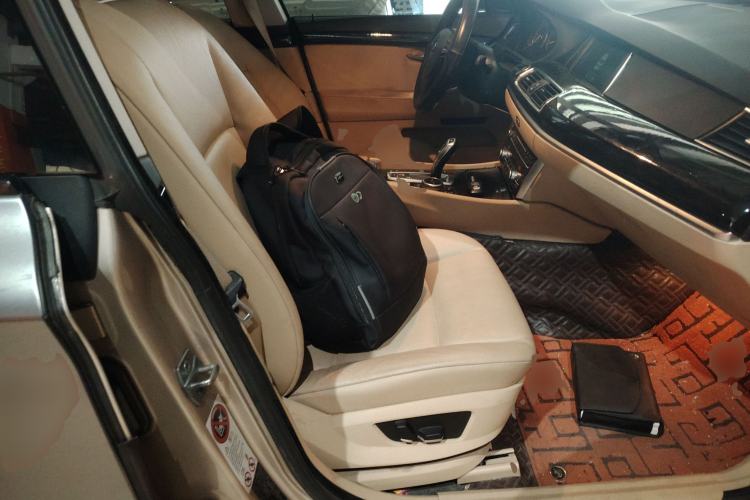 Used BMW 5 Series GT 2013 535i Elegant Edition Right Front Seat