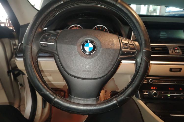 Used BMW 5 Series GT 2013 535i Elegant Edition Steering Wheel