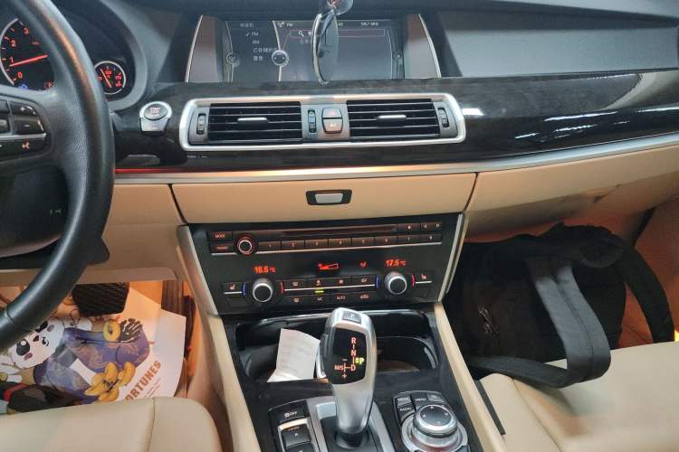 Used BMW 5 Series GT 2013 535i Elegant Edition Audio And AC Panel