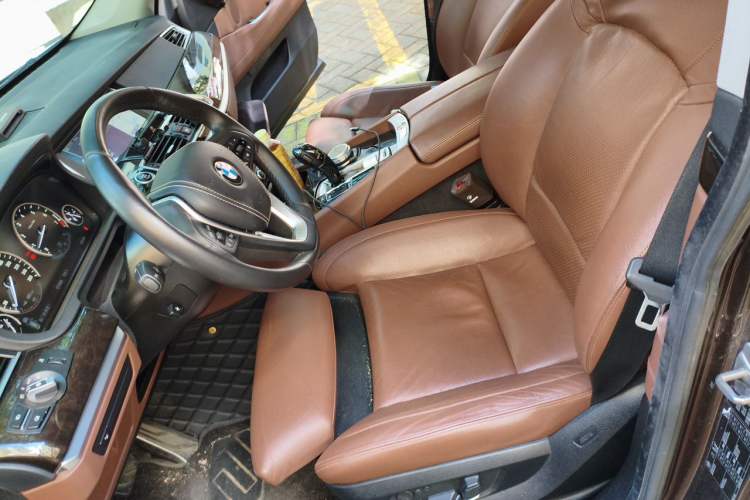 Used BMW 5 Series GT 2013 535i Luxury Edition Left Front Seat