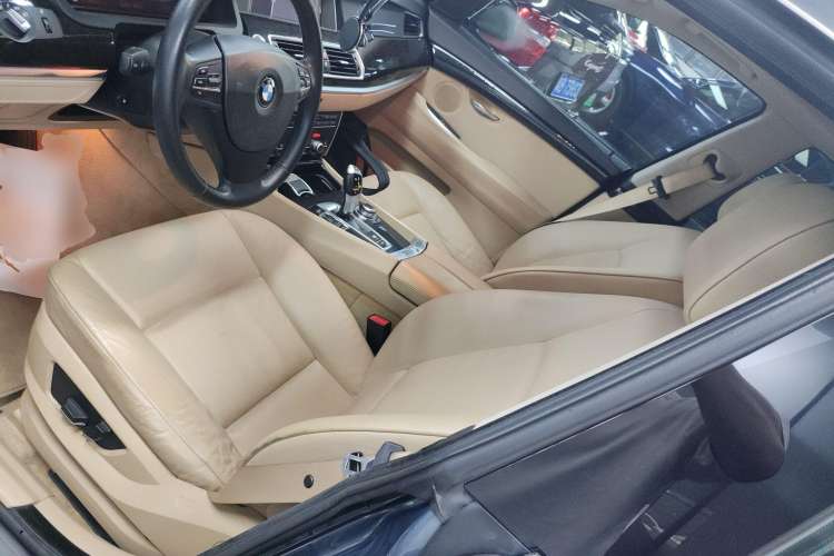Used BMW 5 Series GT 2013 535i Elegant Edition Left Front Seat