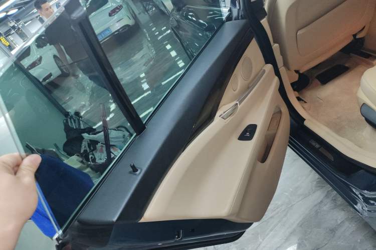 Used BMW 5 Series GT 2013 535i Elegant Edition Left Rear Door Interior