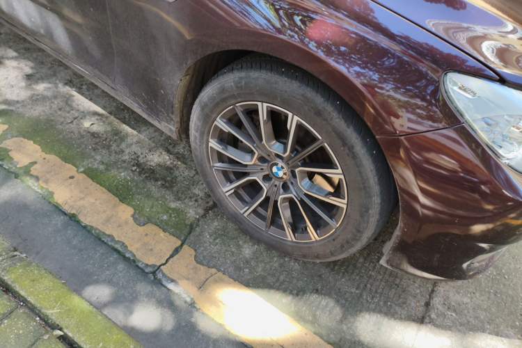 Used BMW 5 Series GT 2013 535i Luxury Edition Right Front Wheel Hub
