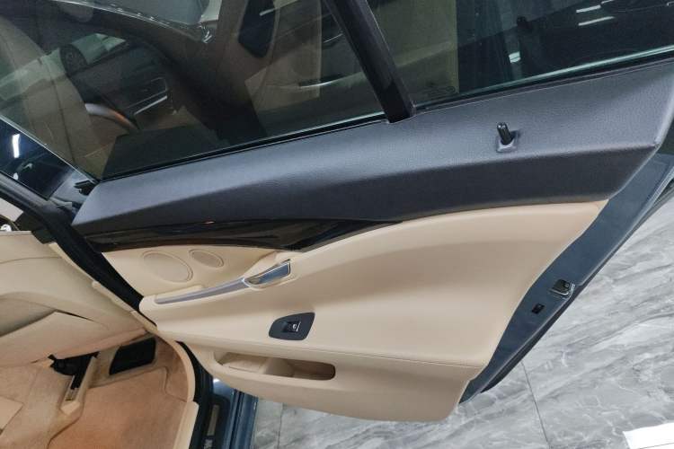 Used BMW 5 Series GT 2013 535i Elegant Edition Right Rear Door Interior