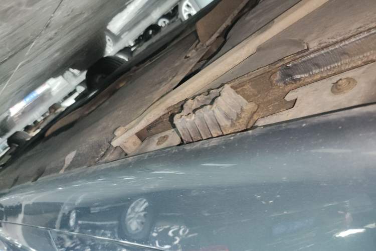 Used BMW 5 Series GT 2013 535i Elegant Edition Right Side Sill