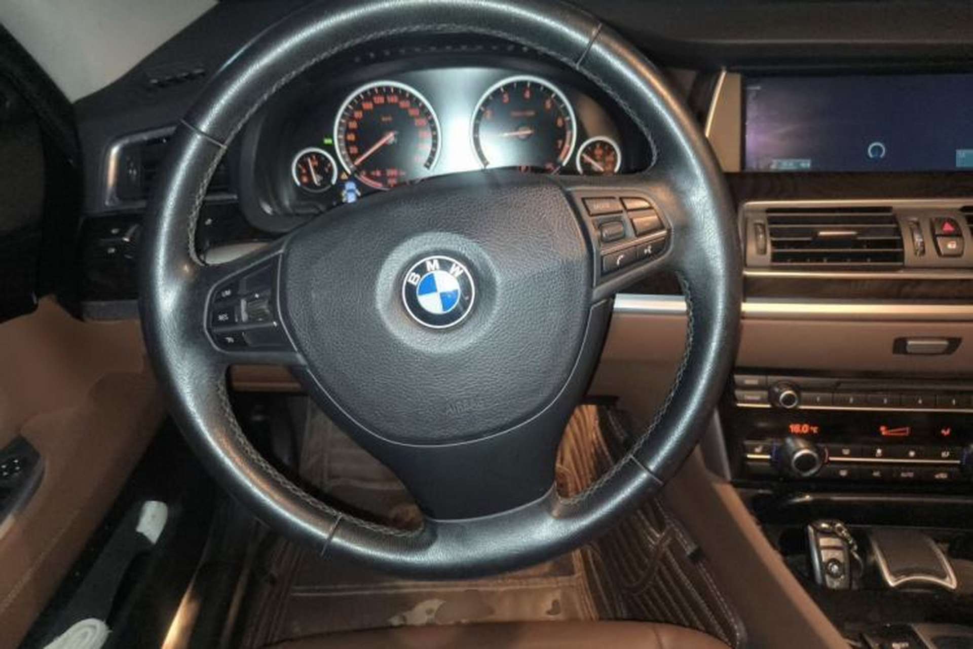 Used BMW 5 Series GT 2013 535i Elegant Edition Steering Wheel