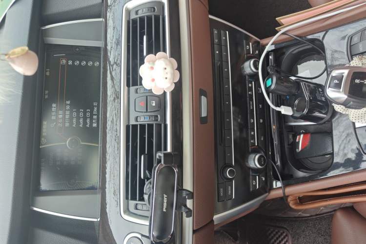 Used BMW 5 Series GT 2013 535i Leading Model Audio And AC Panel