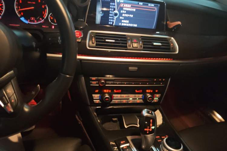 Used BMW 5 Series GT 2013 535i Luxury Edition Audio And AC Panel