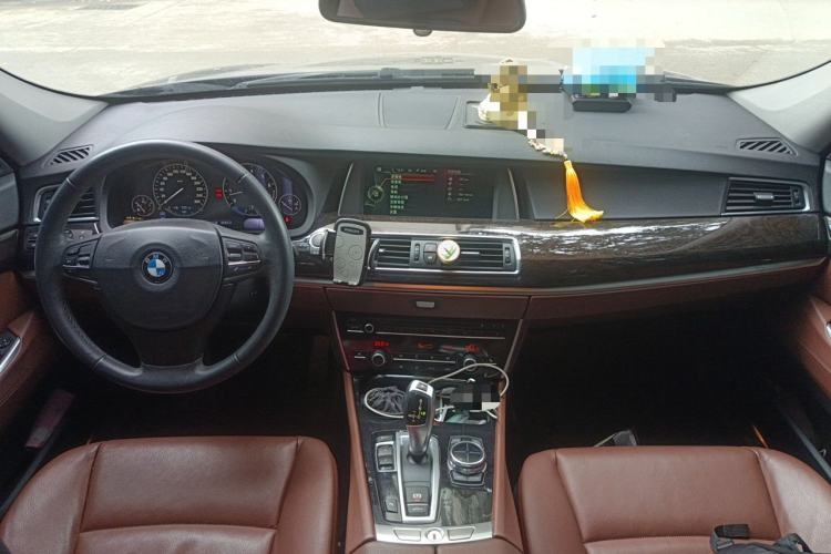 Used BMW 5 Series GT 2013 535i Elegant Edition Center Console