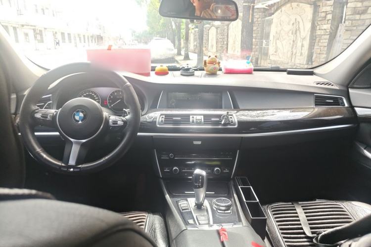 Used BMW 5 Series GT 2013 535i Elegant Edition Center Console