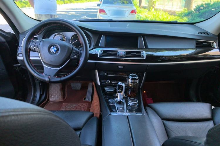Used BMW 5 Series GT 2013 535i Leading Model Center Console