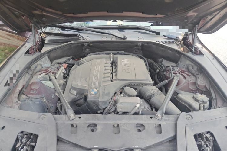 Used BMW 5 Series GT 2013 535i Leading Model Engine Bay