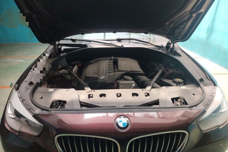 Used BMW 5 Series GT 2013 535i Leading Model Engine Bay