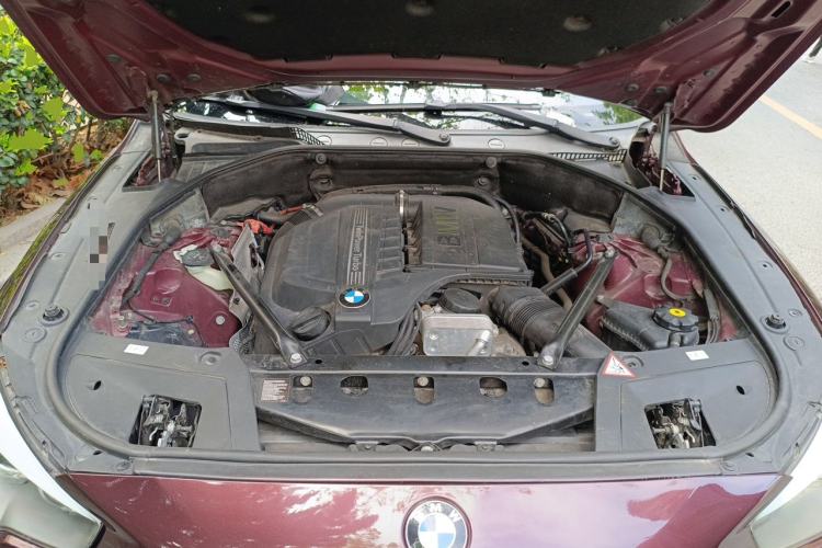 Used BMW 5 Series GT 2013 535i Elegant Edition Engine Bay