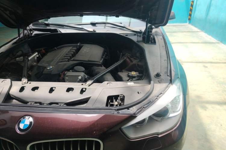 Used BMW 5 Series GT 2013 535i Leading Model Engine Bay Left