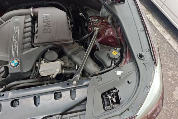 Used BMW 5 Series GT 2013 535i Elegant Edition Engine Bay Left
