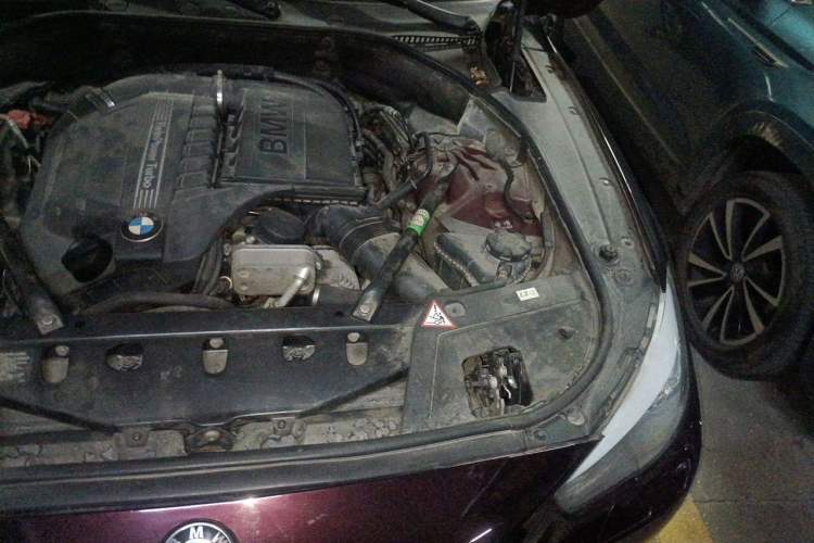 Used BMW 5 Series GT 2013 535i Leading Model Engine Bay Left
