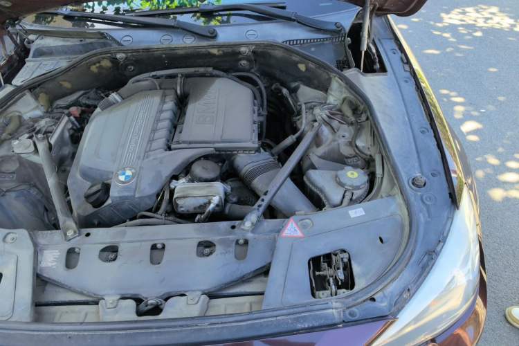 Used BMW 5 Series GT 2013 535i Leading Model Engine Bay Left