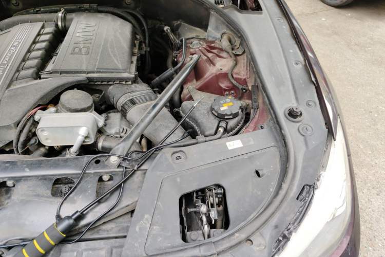 Used BMW 5 Series GT 2013 535i Elegant Edition Engine Bay Left