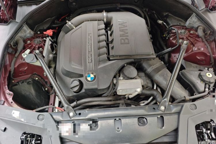 Used BMW 5 Series GT 2013 535i Elegant Edition Engine Bay