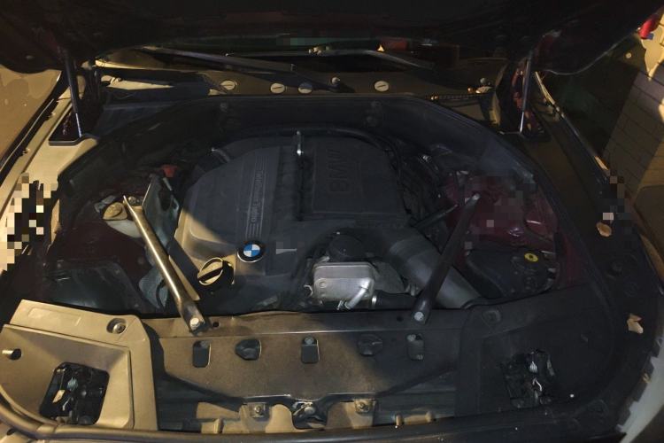 Used BMW 5 Series GT 2013 535i Elegant Edition Engine Bay