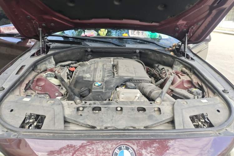 Used BMW 5 Series GT 2013 535i Elegant Edition Engine Bay