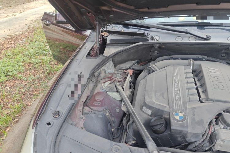 Used BMW 5 Series GT 2013 535i Leading Model Engine Bay Right