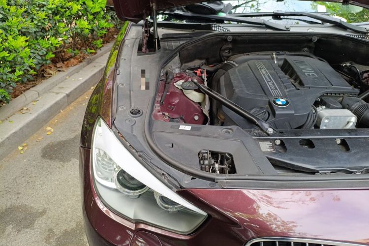 Used BMW 5 Series GT 2013 535i Elegant Edition Engine Bay Right