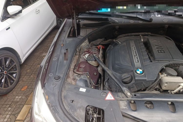 Used BMW 5 Series GT 2013 535i Elegant Edition Engine Bay Right