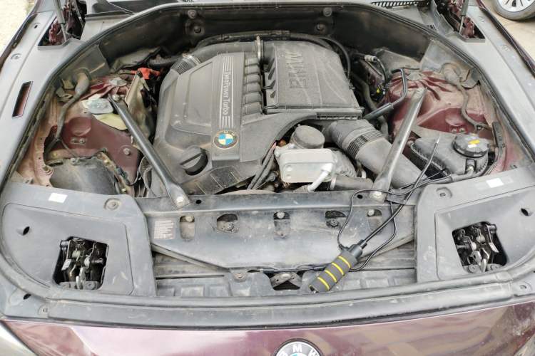 Used BMW 5 Series GT 2013 535i Elegant Edition Engine Bay