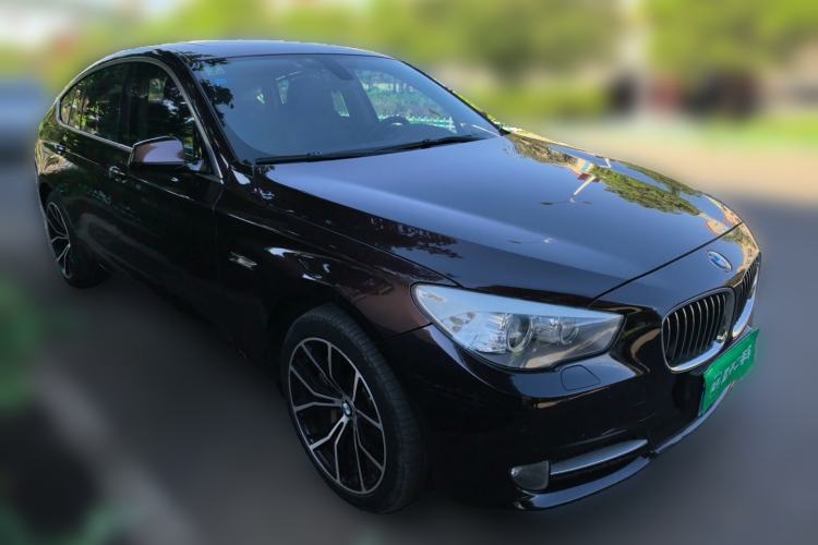 Used BMW 5 Series GT 2013 535i Leading Model Front Right 45 Deg