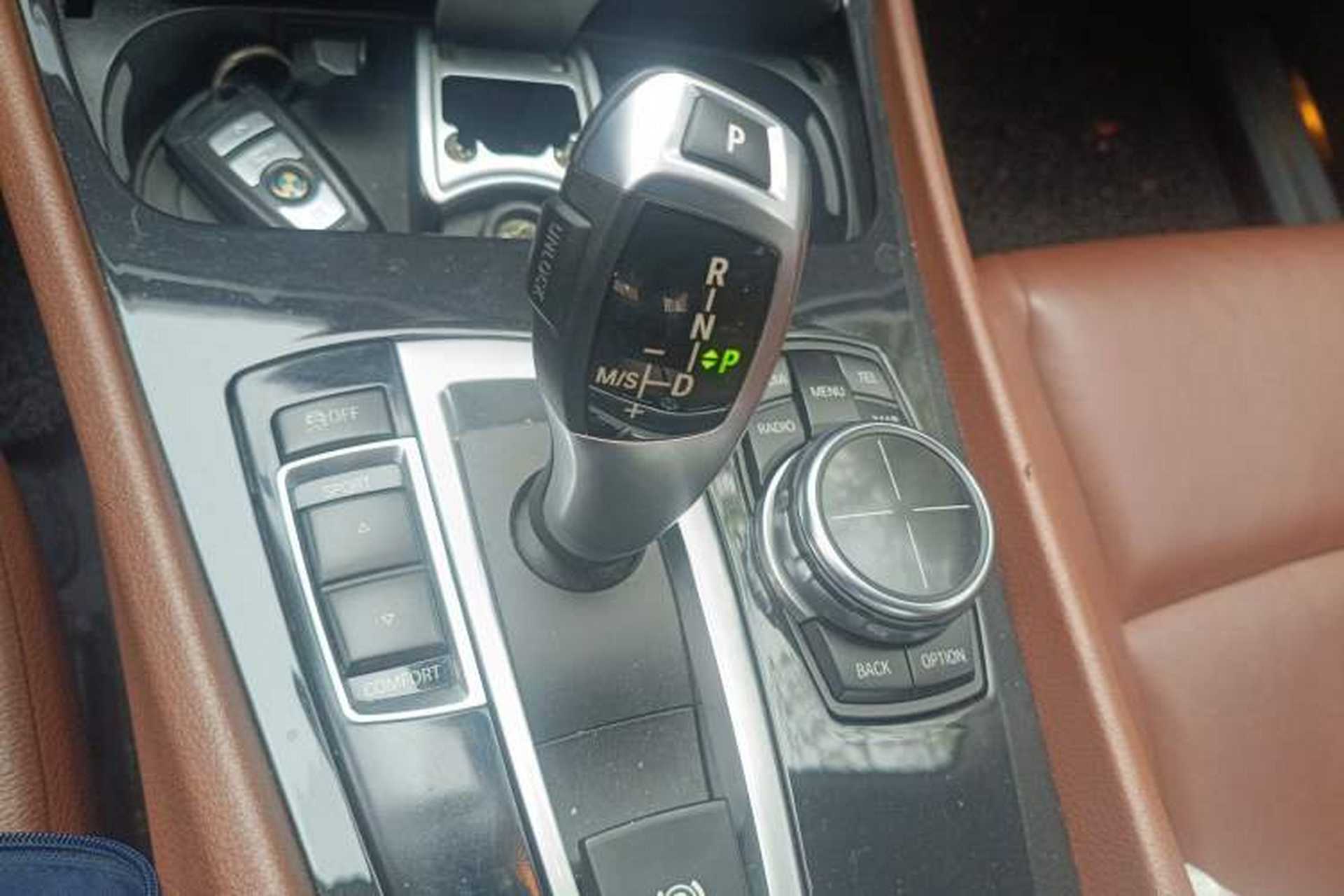 Used BMW 5 Series GT 2013 535i Elegant Edition Gear Lever