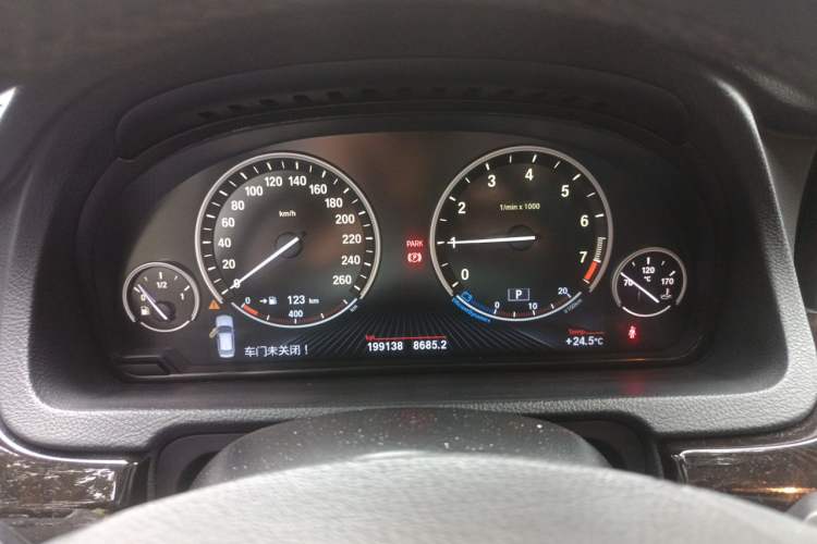 Used BMW 5 Series GT 2013 535i Elegant Edition Instrument Cluster