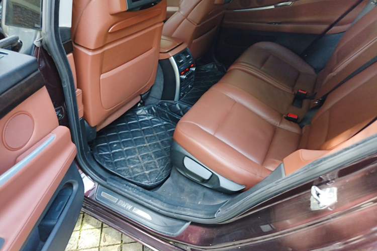 Used BMW 5 Series GT 2013 535i Luxury Edition Left Rear Seat