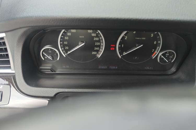 Used BMW 5 Series GT 2013 535i Leading Model Odometer Close Up