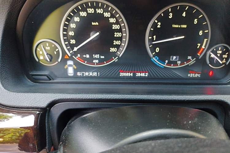 Used BMW 5 Series GT 2013 535i Luxury Edition Odometer Close Up