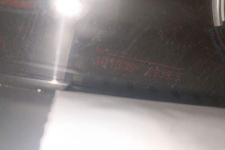 Used BMW 5 Series GT 2013 535i Leading Model Odometer Close Up