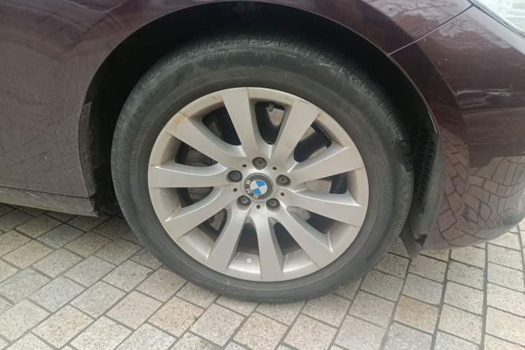 Used BMW 5 Series GT 2013 535i Elegant Edition Right Front Wheel Hub