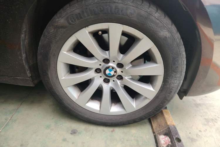 Used BMW 5 Series GT 2013 535i Leading Model Right Front Wheel Hub