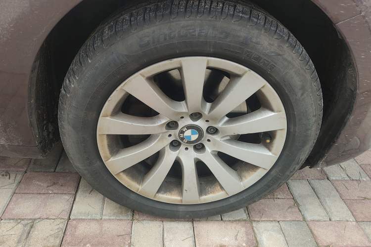 Used BMW 5 Series GT 2013 535i Elegant Edition Right Front Wheel Hub